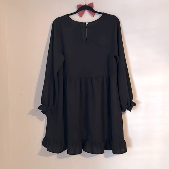 Jodifl black babydoll long sleeve dress size large 
(Necklace not included) - Picture 5 of 6